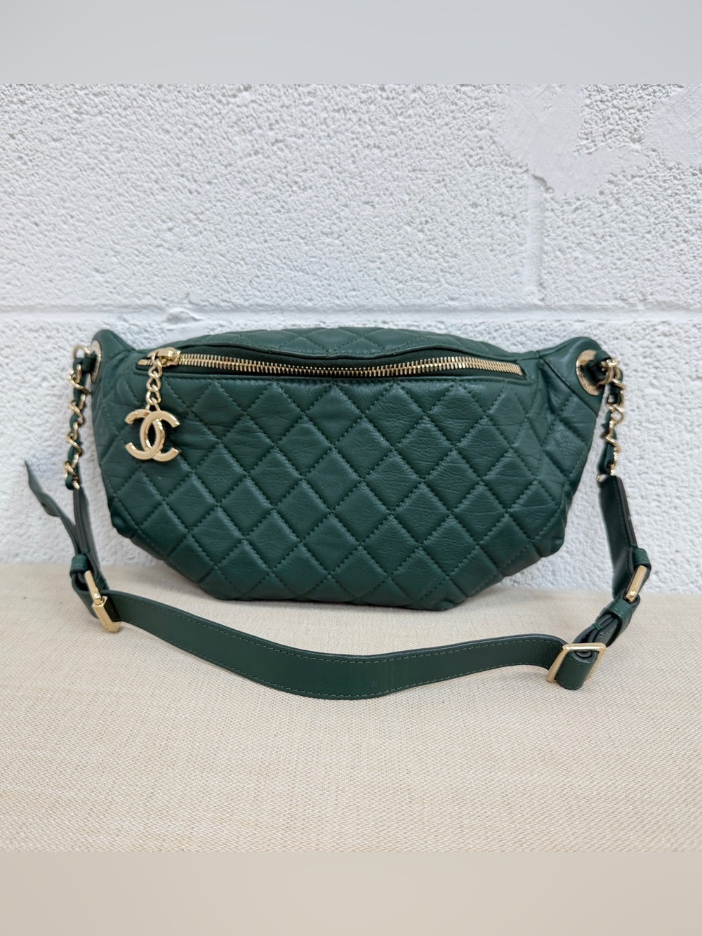 Chic Quilted Green Leather Belt Bag with Gold Accent